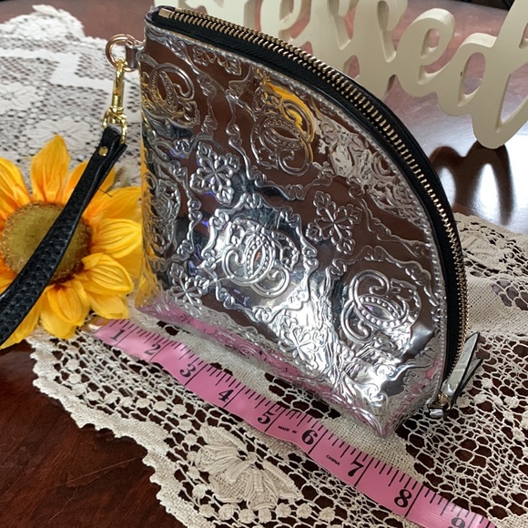 SHARIF 1827 Silver shiny crescent shaped wristlet fun make up bag LNWOT - Picture 3 of 8